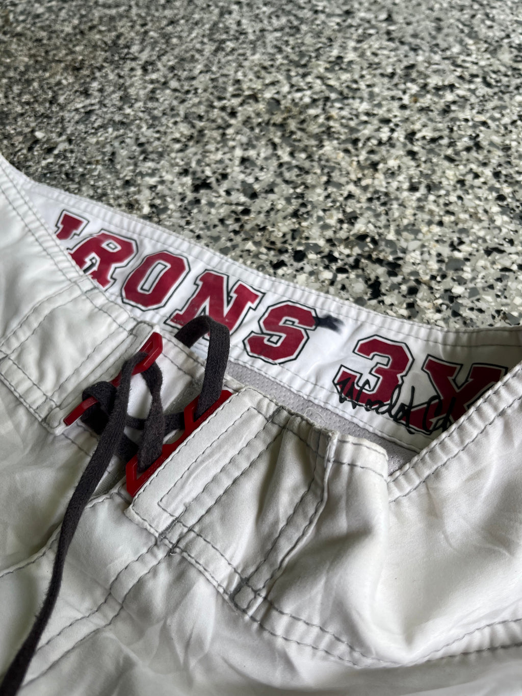 Andy Irons 3x World Champion signatures - size 31