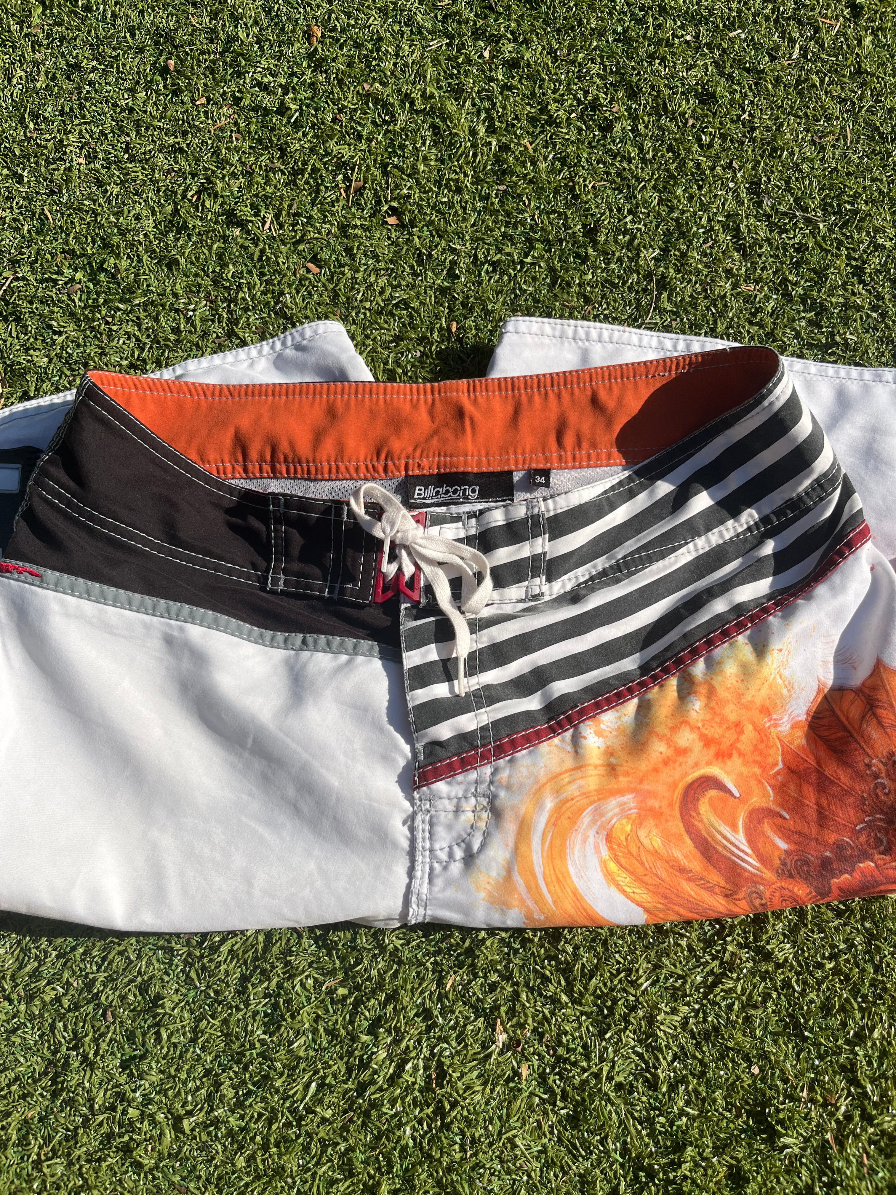 y2k billabong dragon - size 34